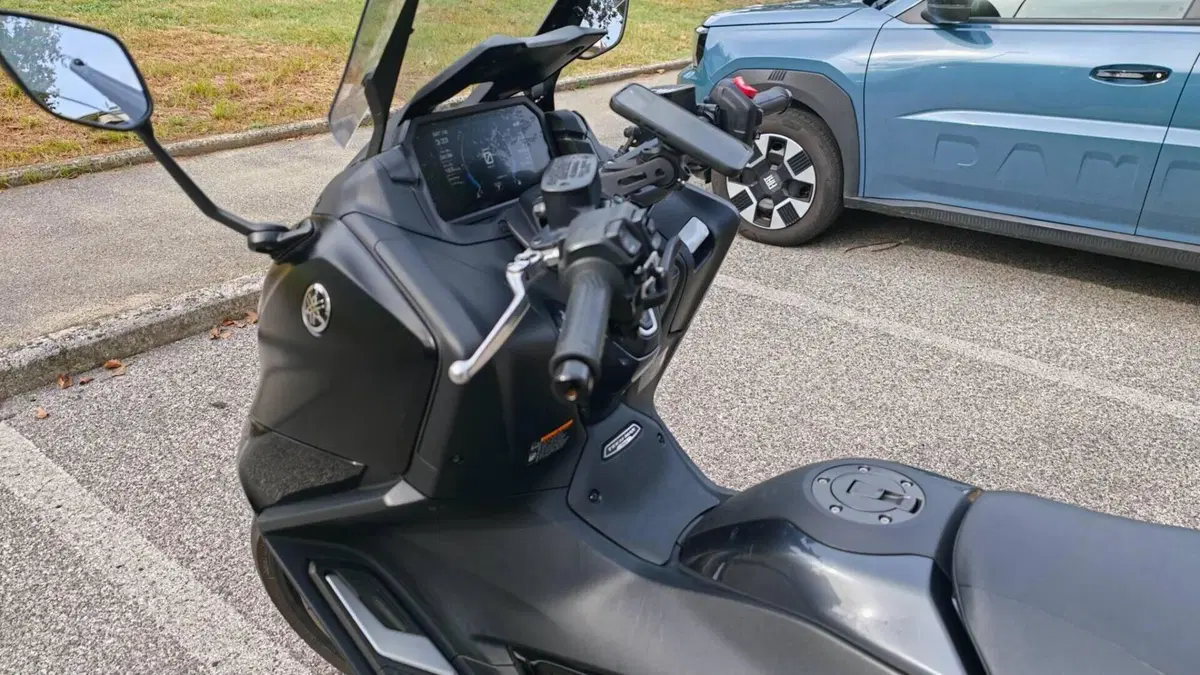 Yamaha T-Max 560 Tech Max (2022 - 24)  (10)