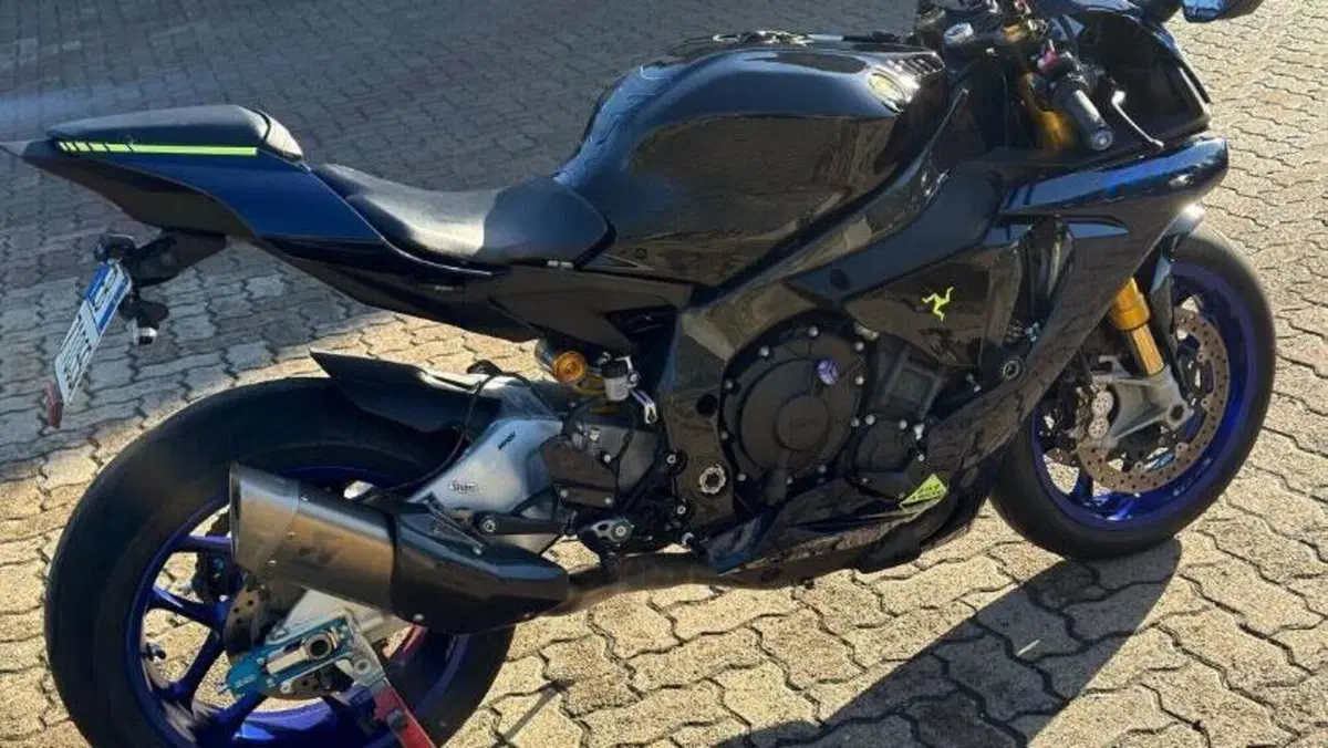 Yamaha YZF R1 M (2017 - 19)  (2)