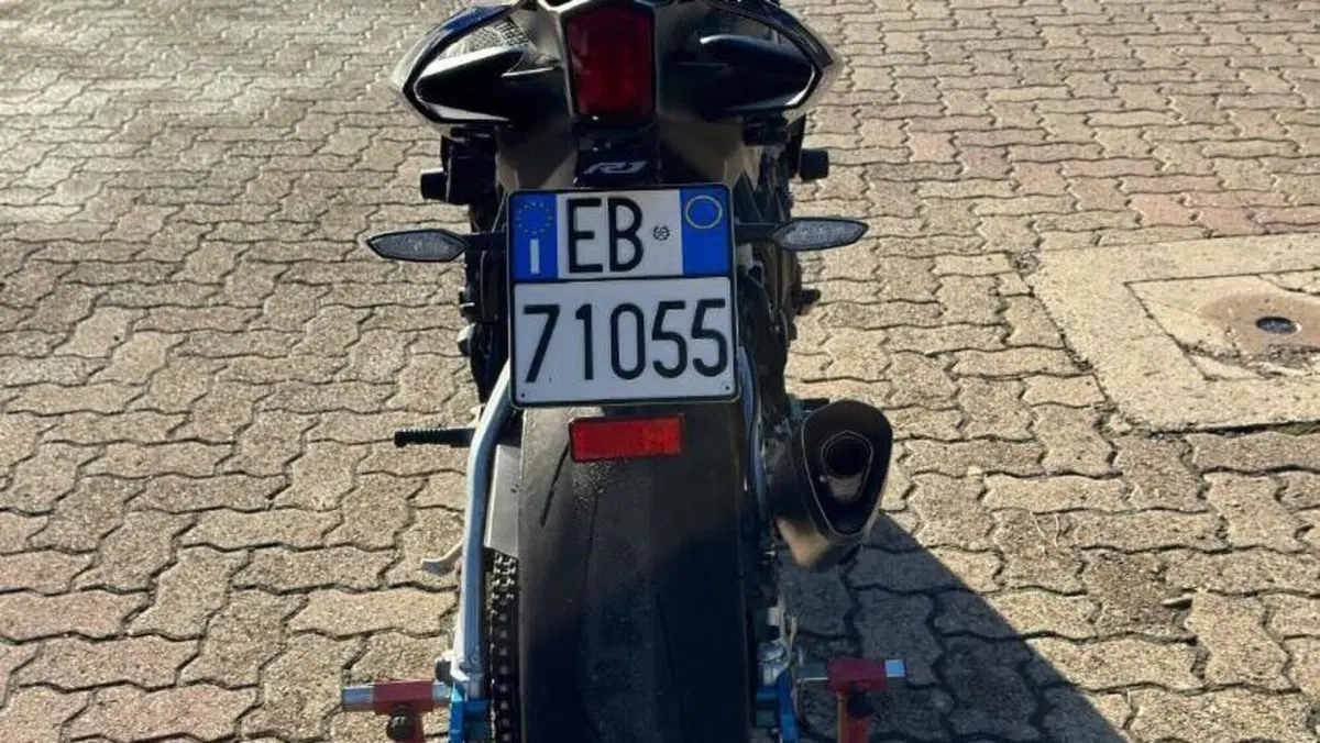 Yamaha YZF R1 M (2017 - 19)  (4)