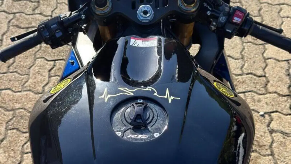Yamaha YZF R1 M (2017 - 19)  (5)