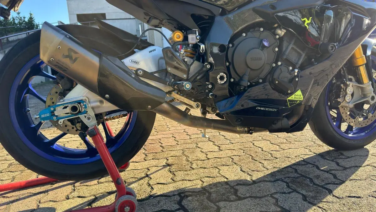 Yamaha YZF R1 M (2017 - 19)  (6)
