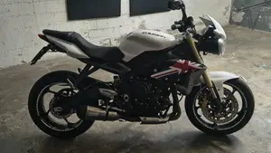Triumph Street Triple R (2013 - 14) 