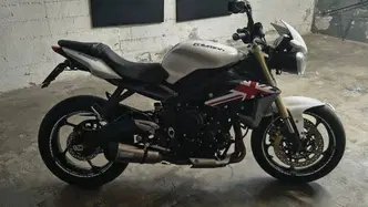 Triumph Street Triple R (2013 - 14) usata