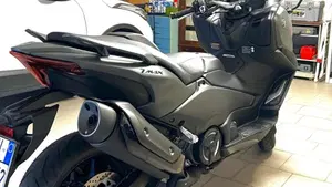 Yamaha T-Max 560 (2025 - 26)  (7)