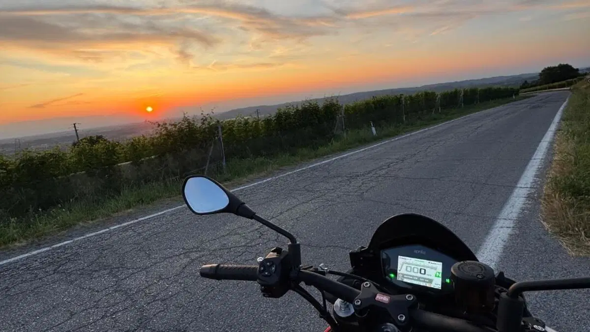 Aprilia Tuono 660 Factory (2022 - 24)  (2)