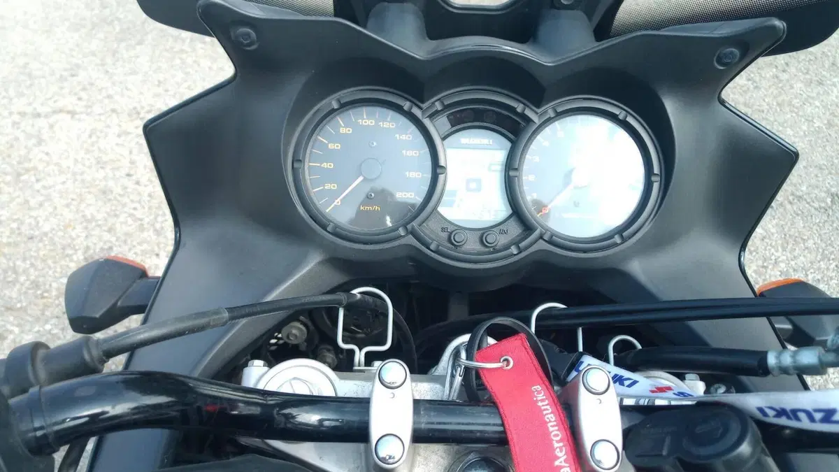 Suzuki V-Strom 650DL (2006 - 07)  (2)
