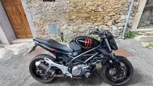 Suzuki Gladius 650 SFV (2009 - 15)  (2)