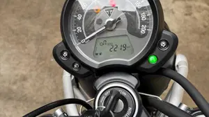 Triumph Street Scrambler 900 (2017 - 18)  (2)