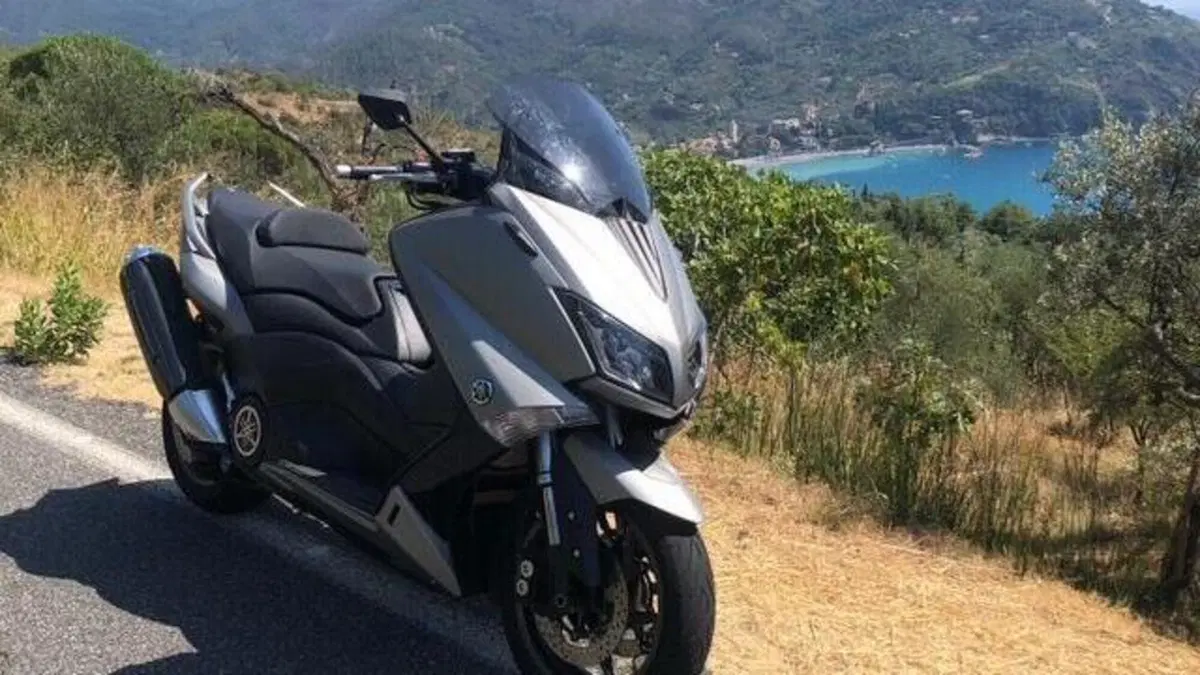 Yamaha T-Max 530 ABS (2015 - 17)  (2)