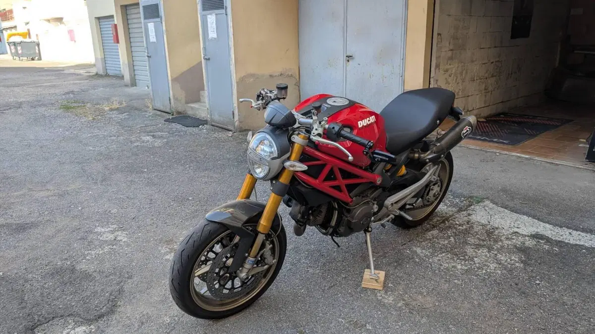 Ducati Monster 1100 S (2009 - 10)  (3)