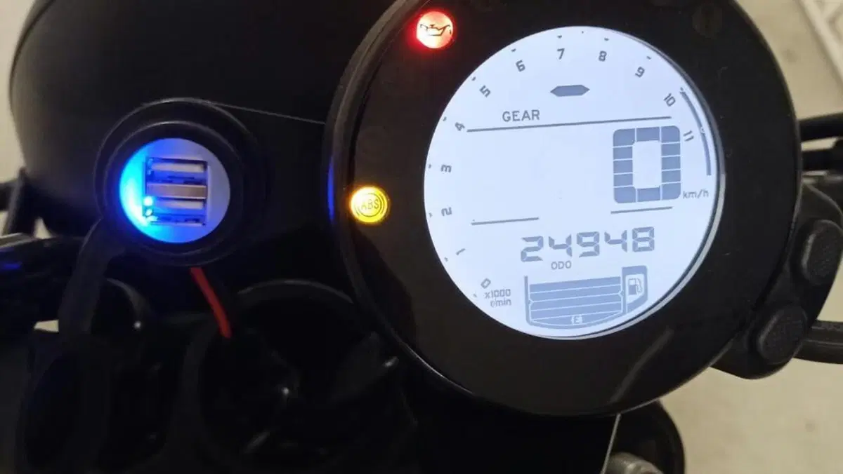 Yamaha XSR 700 ABS 60th Anniversary (2016 - 18)  (7)