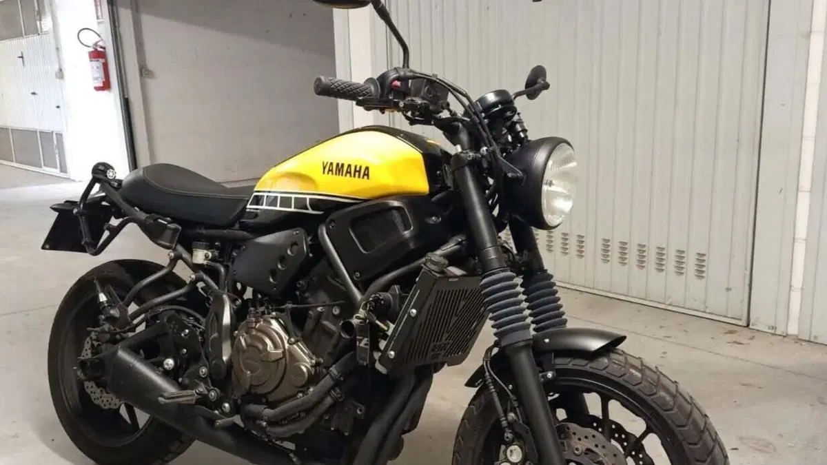 Yamaha XSR 700 ABS 60th Anniversary (2016 - 18)  (9)