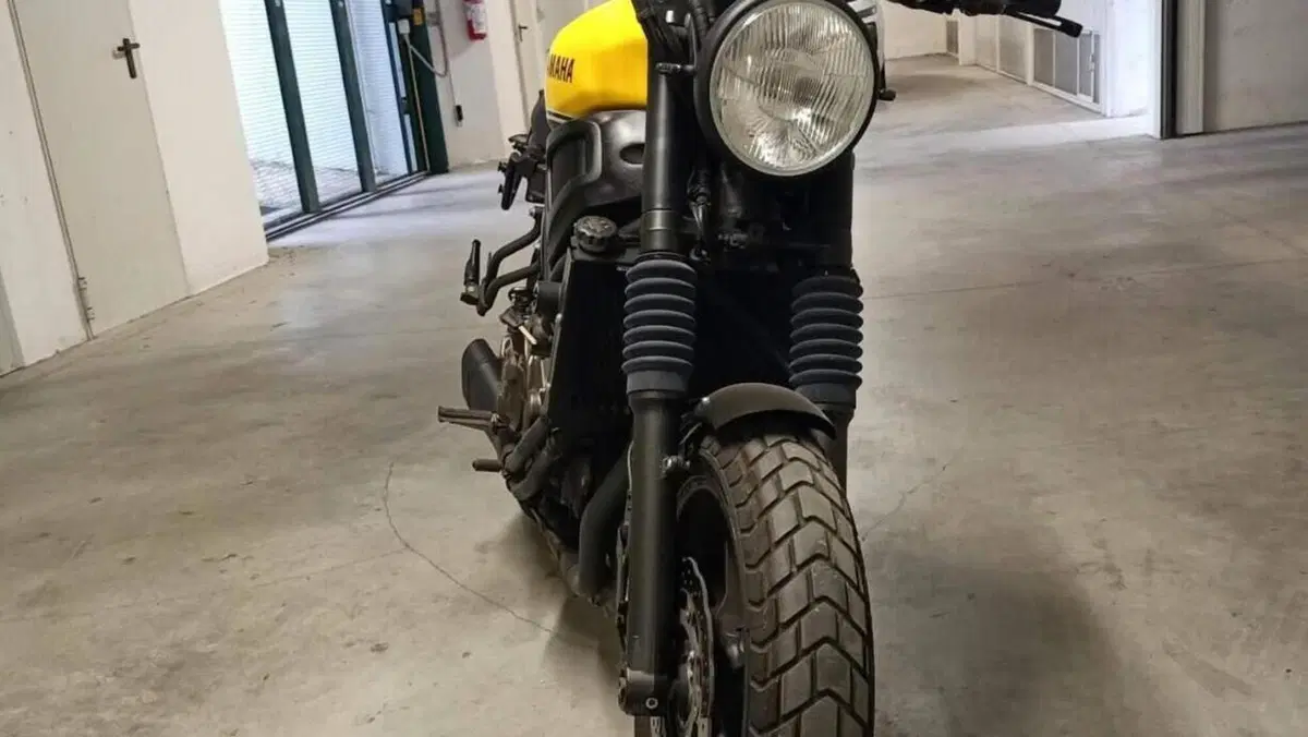 Yamaha XSR 700 ABS 60th Anniversary (2016 - 18)  (2)