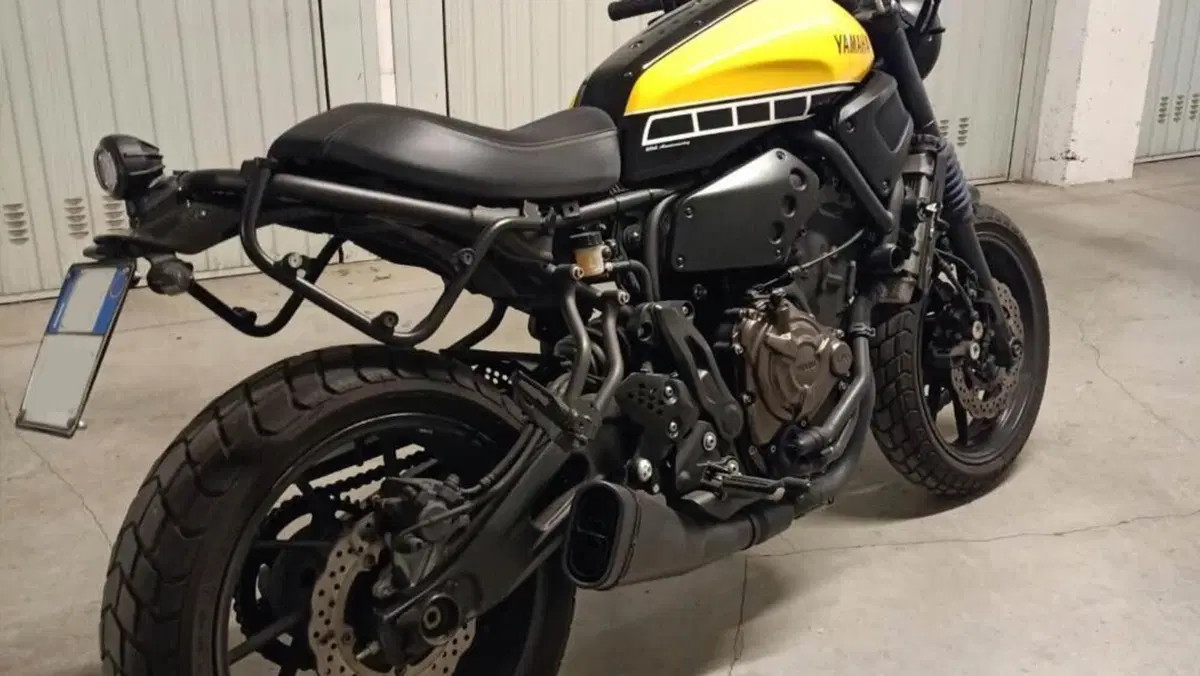 Yamaha XSR 700 ABS 60th Anniversary (2016 - 18)  (10)