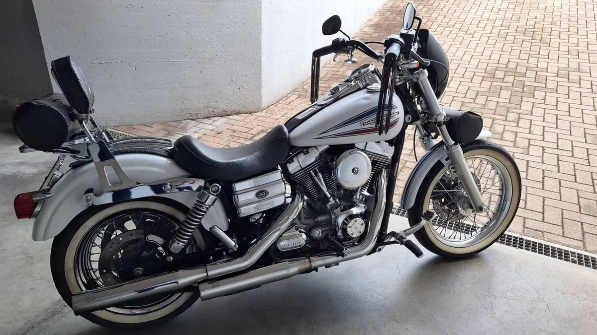 Harley-Davidson 1450 Super Glide 35th Anniversary (2005 - 06) - FXDI  (2)