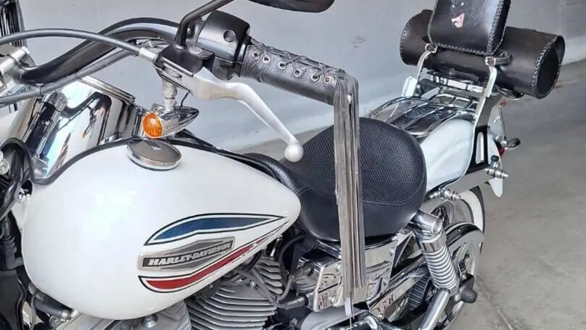 Harley-Davidson 1450 Super Glide 35th Anniversary (2005 - 06) - FXDI  (16)