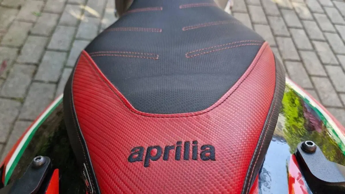 Aprilia Dorsoduro 750 (2009 - 14)  (7)