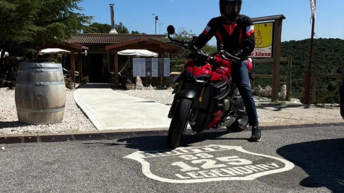 Ducati Streetfighter V4 S (2023 - 24) 