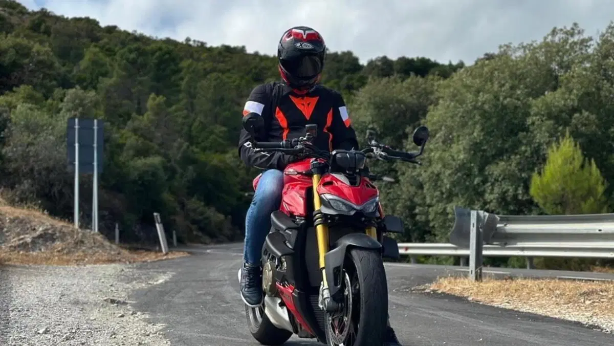 Ducati Streetfighter V4 S (2023 - 24)  (2)