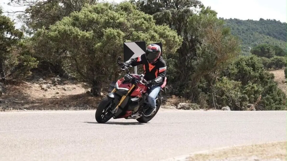 Ducati Streetfighter V4 S (2023 - 24)  (3)