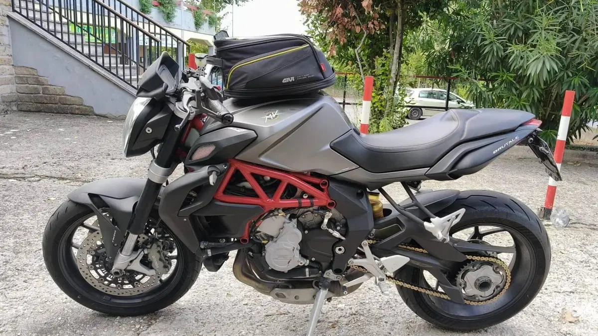 MV Agusta Brutale 800 RR (2015 - 16)  (2)