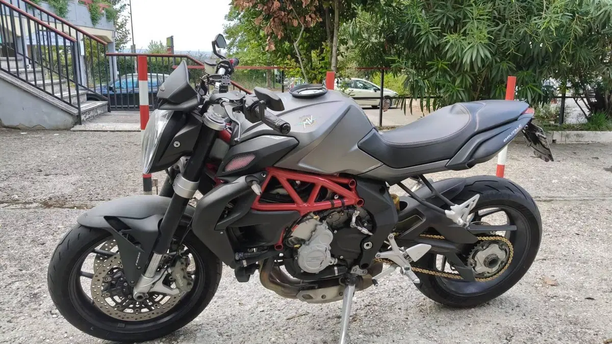 MV Agusta Brutale 800 RR (2015 - 16)  (5)