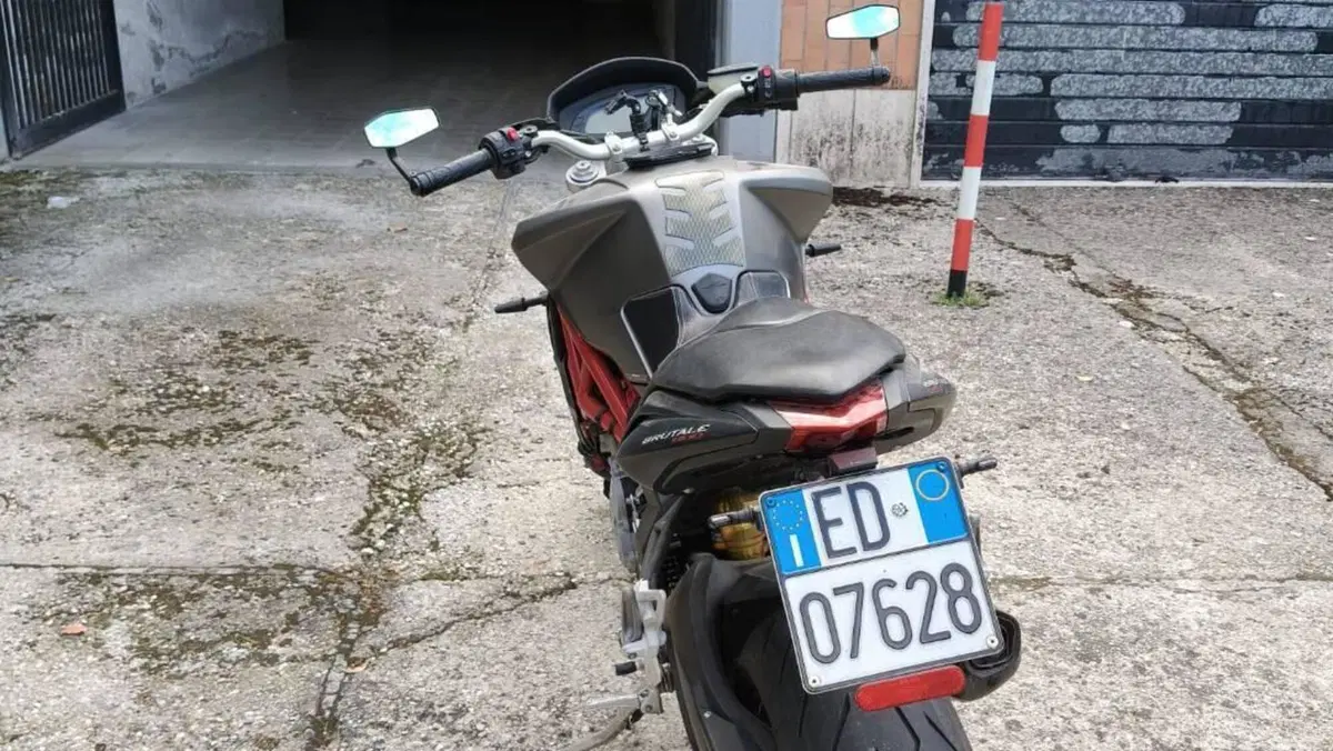 MV Agusta Brutale 800 RR (2015 - 16)  (8)