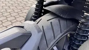 Piaggio Beverly 300 Hpe (2021)  (8)