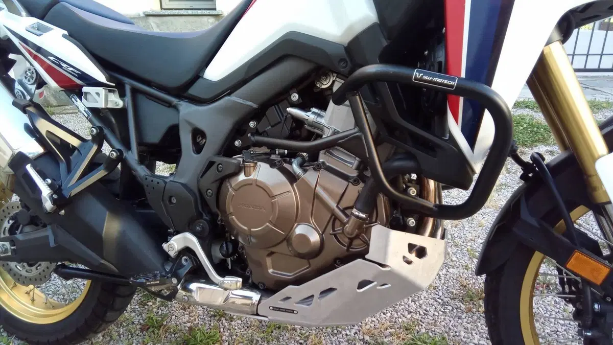 Honda Africa Twin CRF 1000L (2016 - 17)  (4)