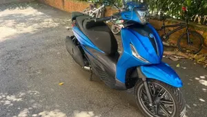 Piaggio Beverly 400 S (2025 - 26)  (4)