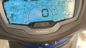 Piaggio Beverly 400 S (2025 - 26)  (5)