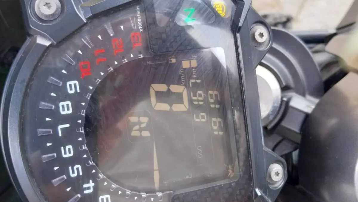 Kawasaki Z 650 (2017 - 19)  (5)