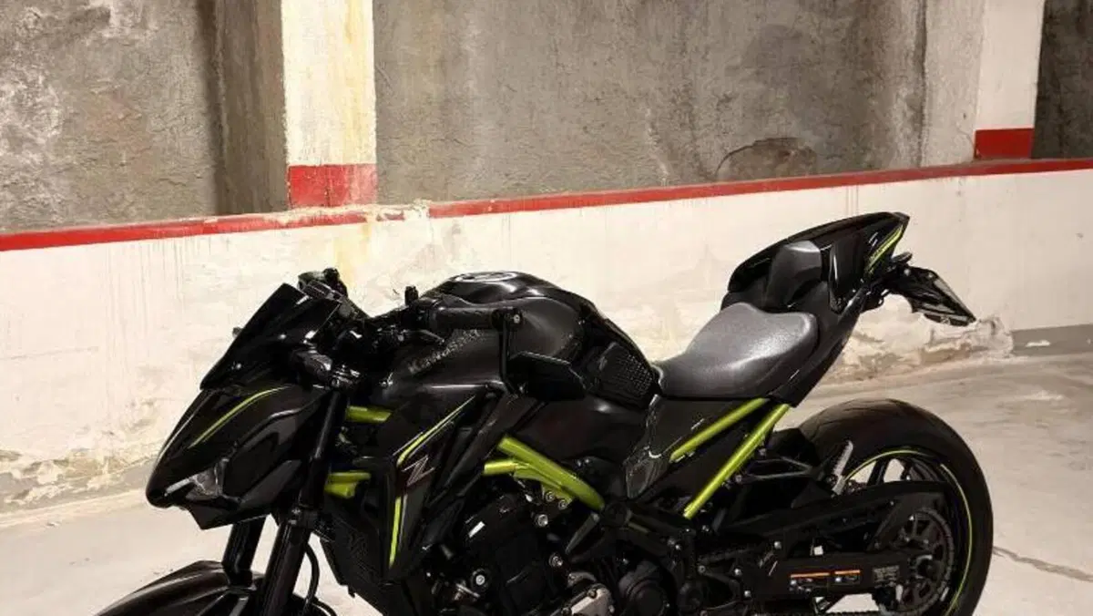 Kawasaki Z 900 (2017 - 18)  (3)