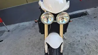 Triumph Street Triple (2007 - 12) usata