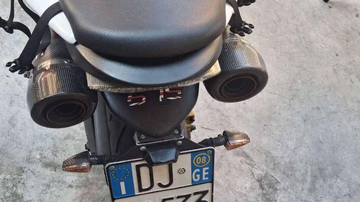 Triumph Street Triple (2007 - 12)  (6)