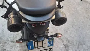 Triumph Street Triple (2007 - 12)  (6)