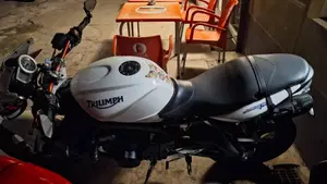 Triumph Street Triple (2007 - 12)  (10)
