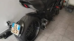 Ducati Diavel 1200 Carbon (2014 - 16)  (2)