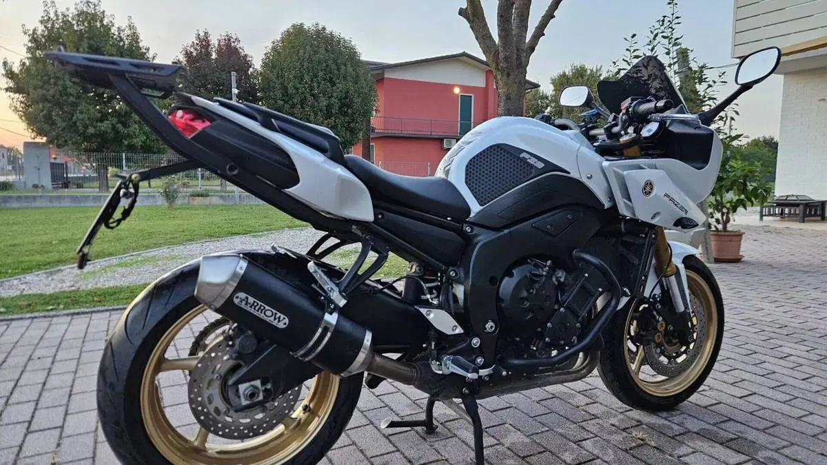 Yamaha FZ8 (2010 - 12)  (4)