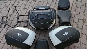 Yamaha FZ8 (2010 - 12)  (7)