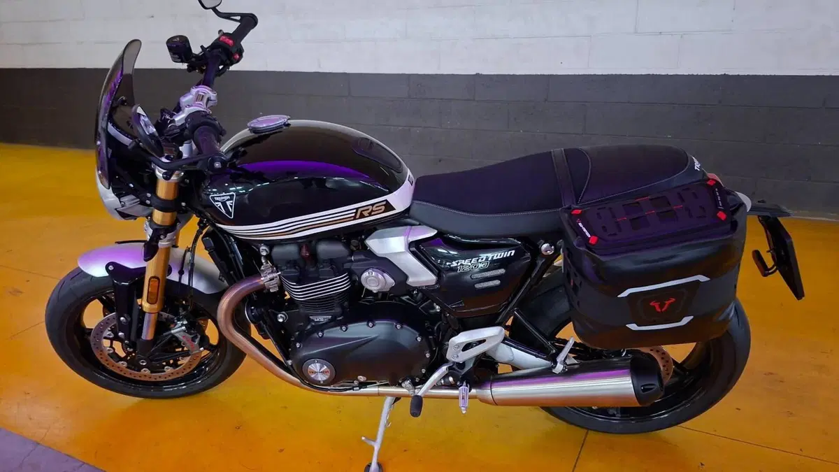 Triumph Speed Twin 1200 RS (2025 - 26)  (2)
