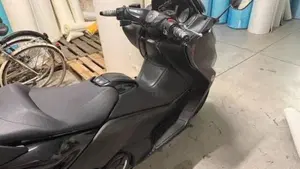 Yamaha T-Max 530 (2017 - 19)  (6)