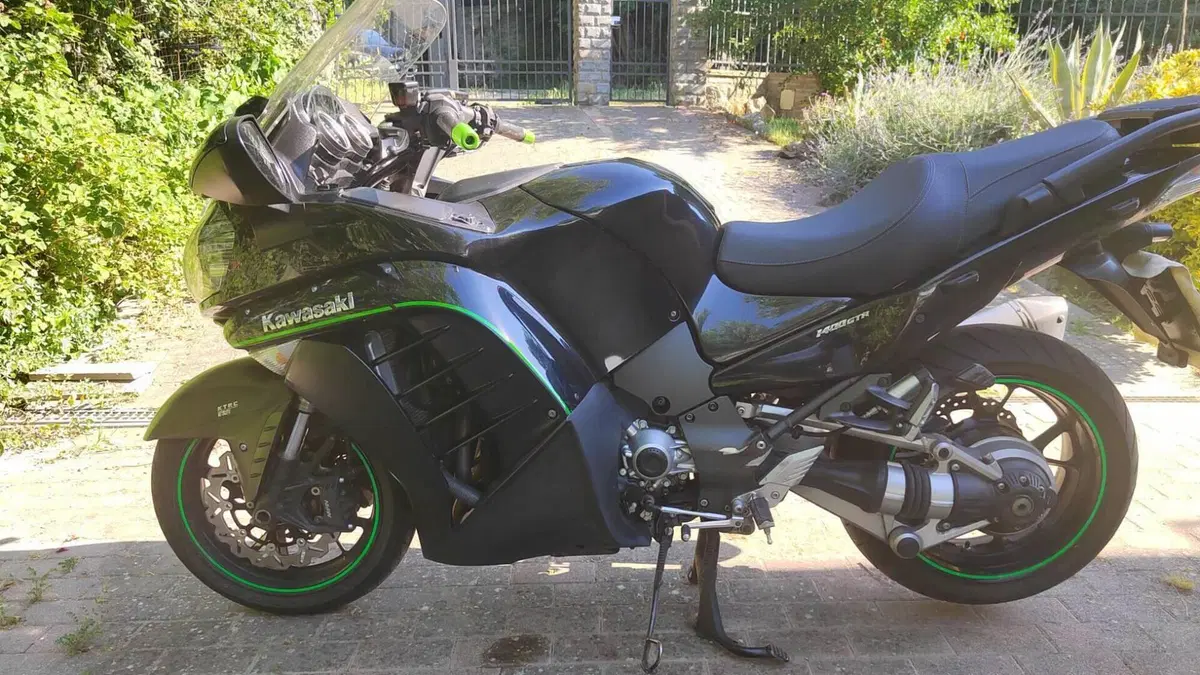 Kawasaki GTR 1400 ABS (2015 - 16)  (3)