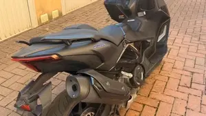 Yamaha T-Max 560 (2022 - 24)  (5)