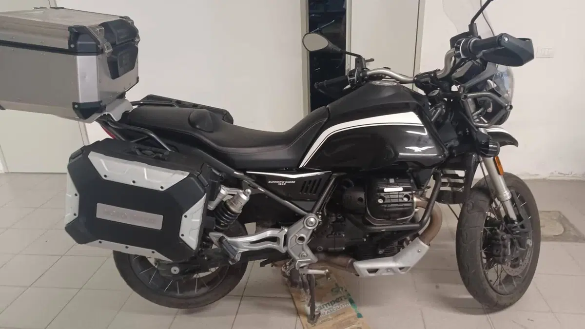 Moto Guzzi V85 TT Guardia d'Onore (2022 - 23)  (3)