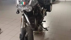 Moto Guzzi V85 TT Guardia d'Onore (2022 - 23)  (4)