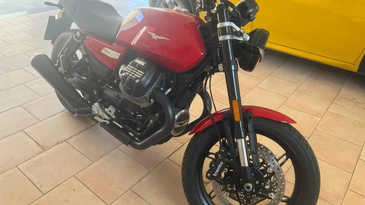 Moto Guzzi V7 Sport (2025 - 26)  (2)