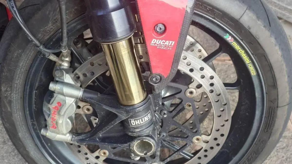 Ducati Monster 1200 R (2016 - 19)  (3)