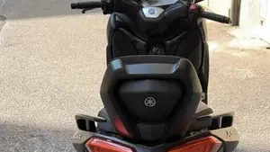 Yamaha X-Max 300 Tech Max (2020)  (9)