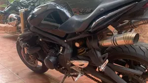 Triumph Street Triple (2007 - 12)  (2)